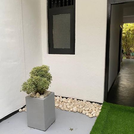 Pearl Villa Rooms And Hostel ウナワトゥナ エクステリア 写真