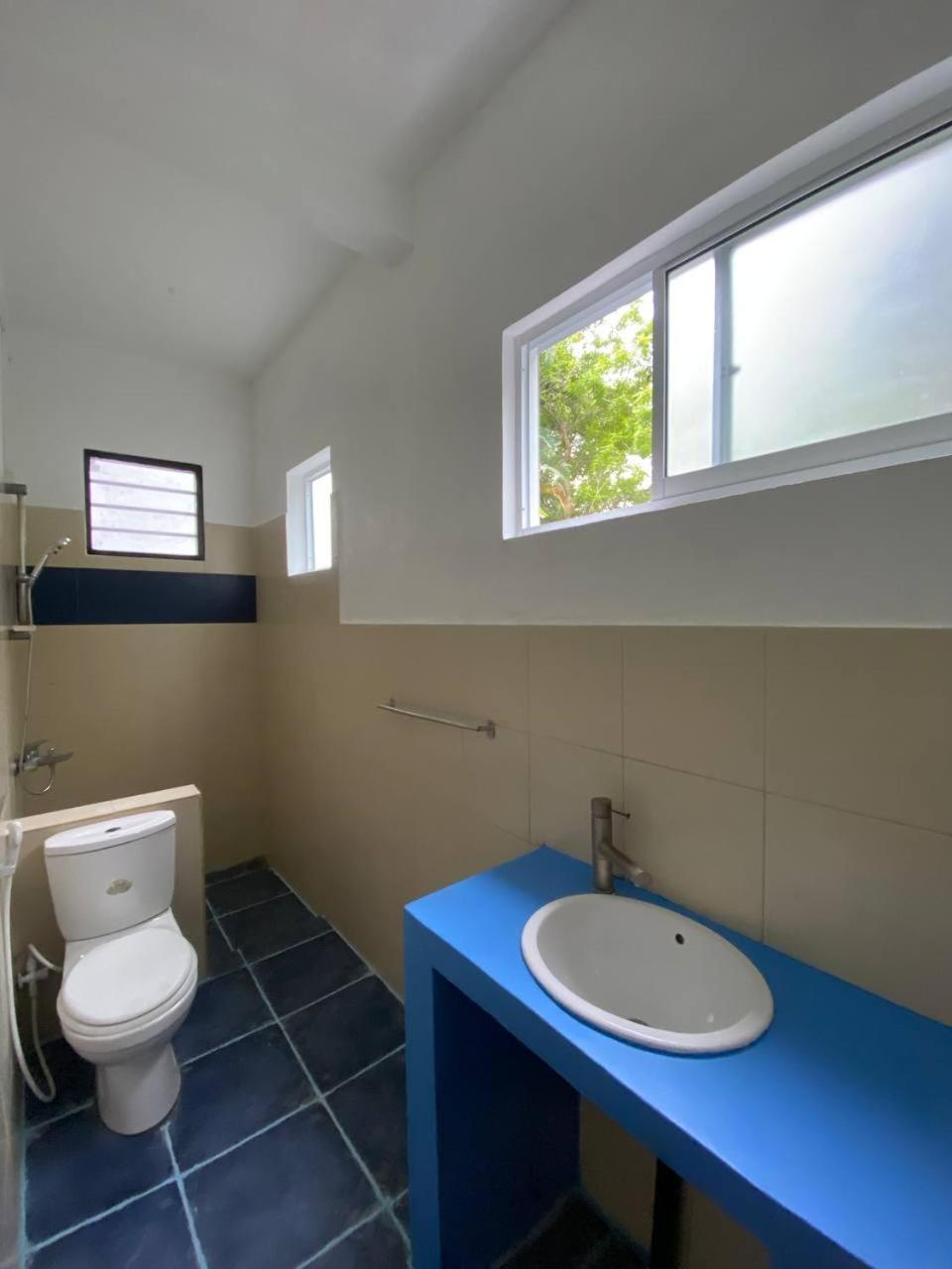 Pearl Villa Rooms And Hostel ウナワトゥナ エクステリア 写真