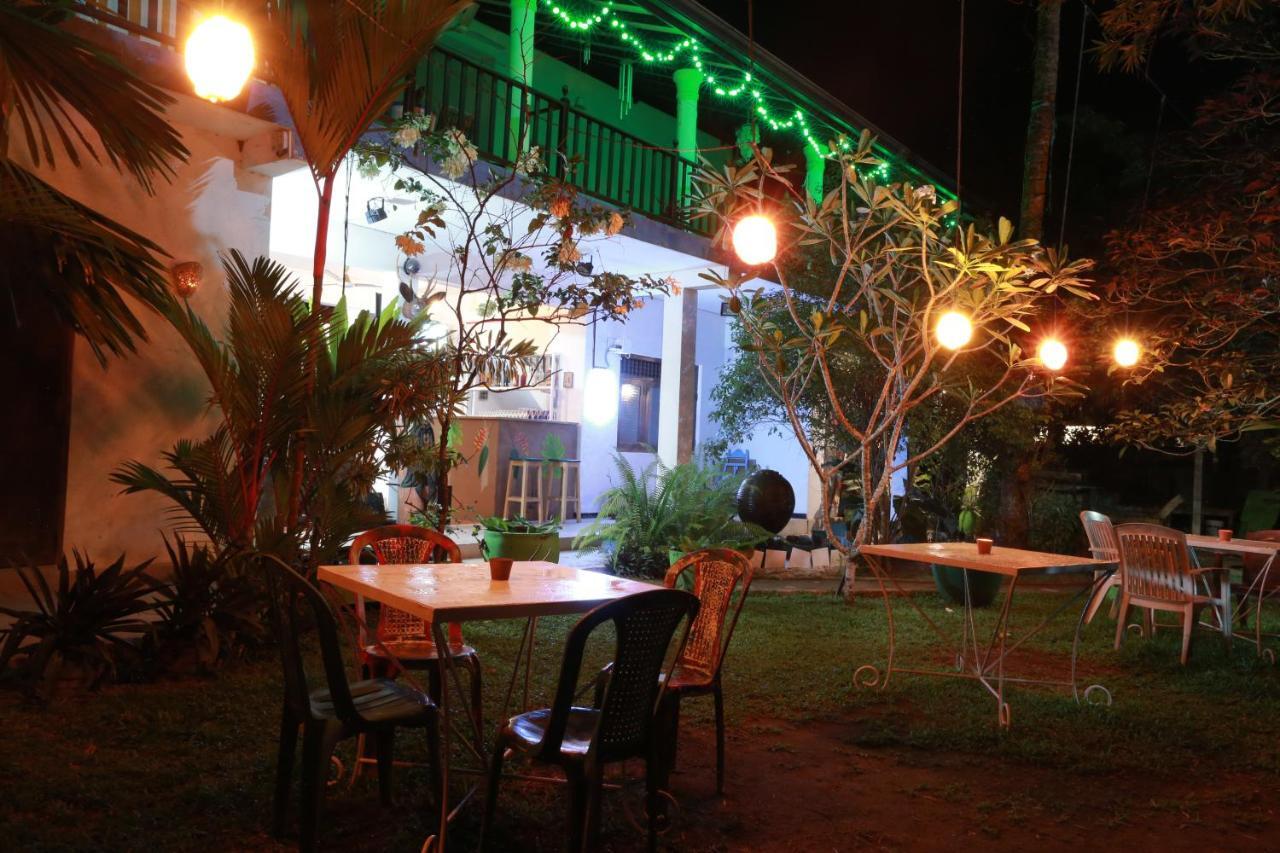 Pearl Villa Rooms And Hostel ウナワトゥナ エクステリア 写真